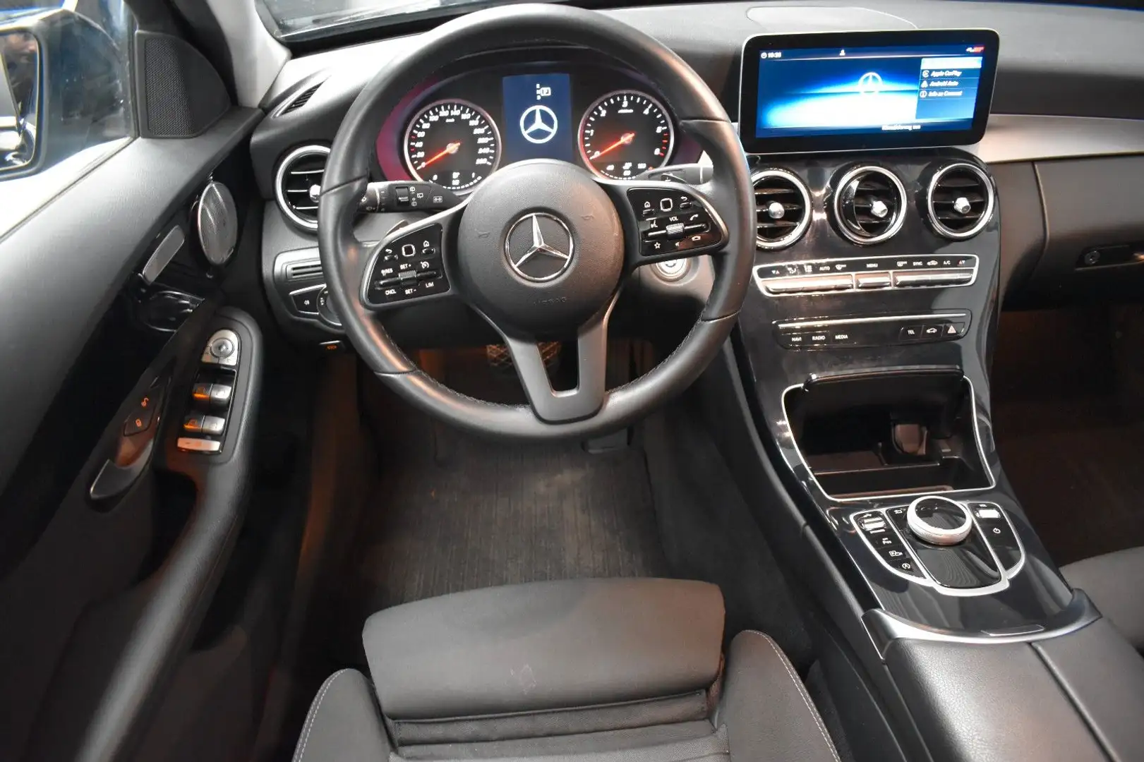 Mercedes-Benz C 220 T d*AHK*SHZ*SPORTSITZE*PDC*ALU*KAMERA* Noir - 2