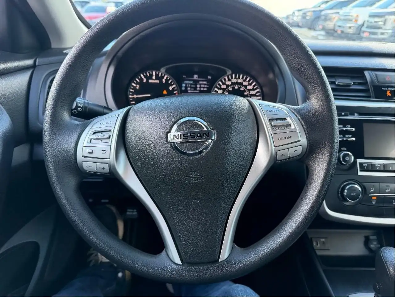 Nissan Altima fotografie Nissan Altima