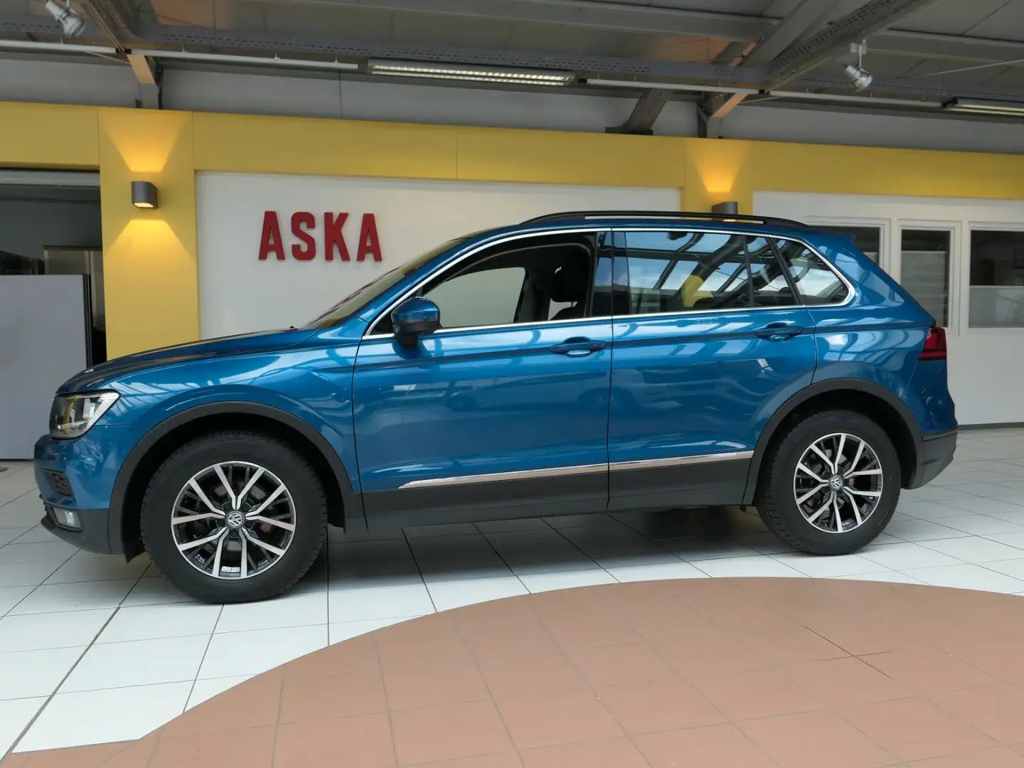 Volkswagen Tiguan 2.0 TDI DSG*Navi + AppConnect*ACC*Alarm* Blau - 2