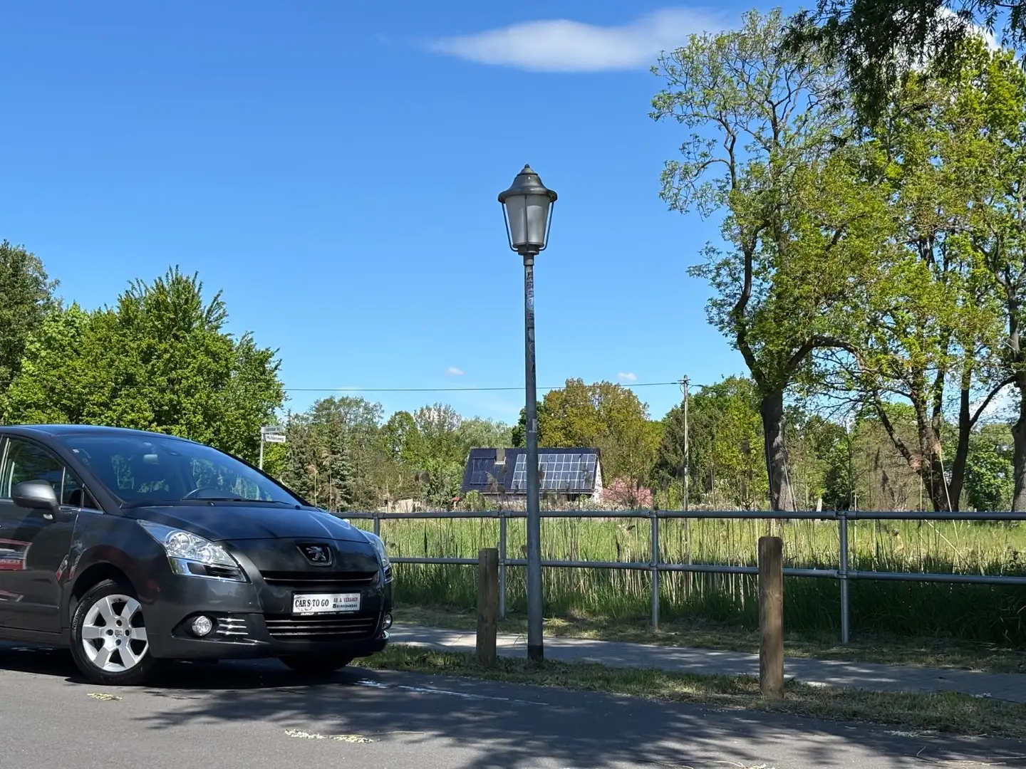 Peugeot 5008 Premium Grau - 1