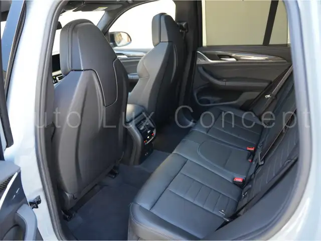 BMW X3 M view 9
