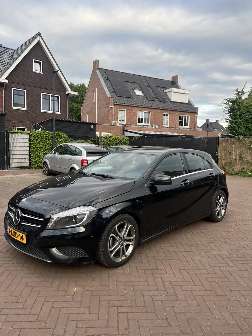 Mercedes-Benz A 180 Edition Nav 4U3 Zwart - 2