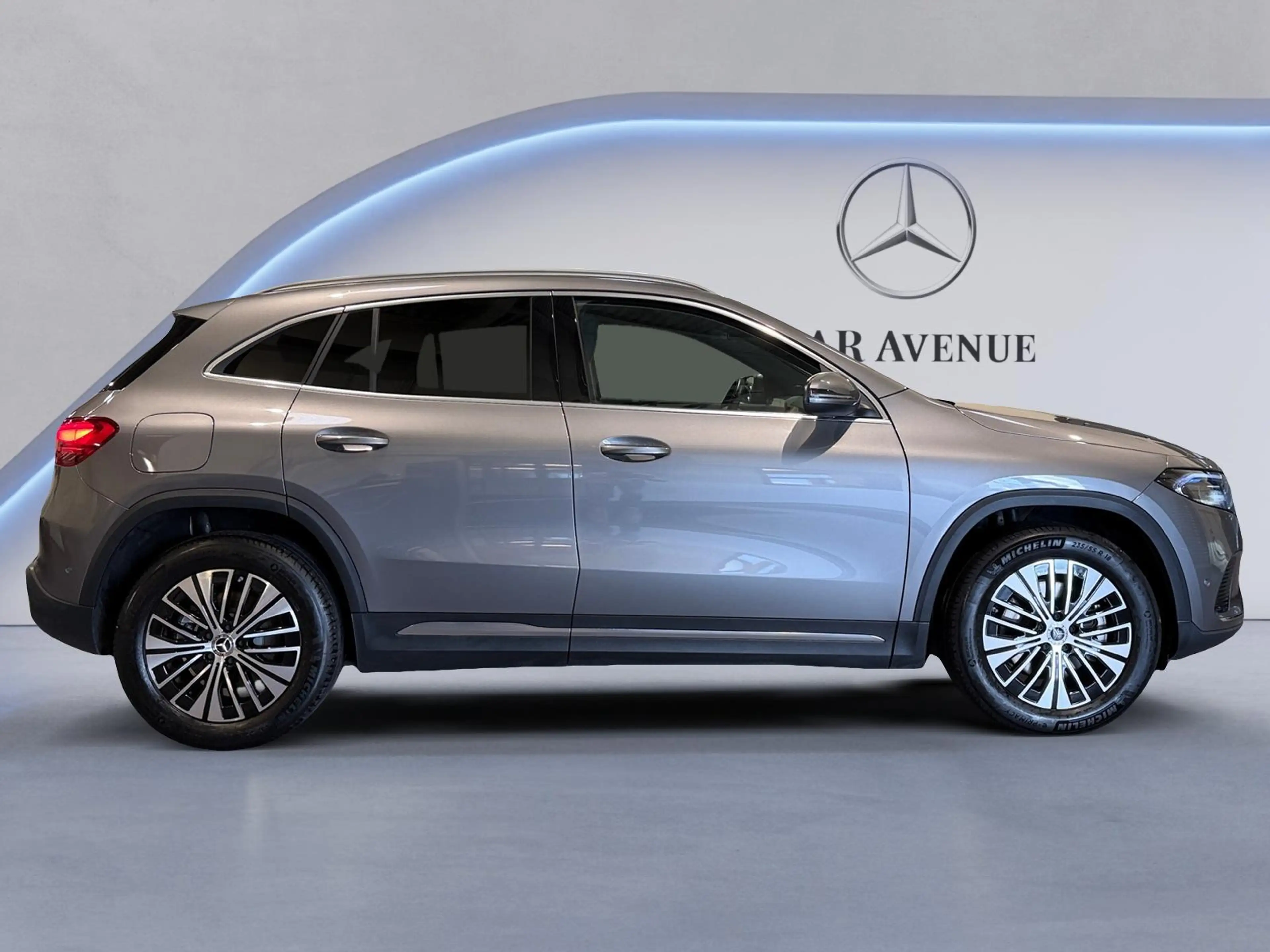 Mercedes-Benz EQA 250 250+ AMG Line — photo 6