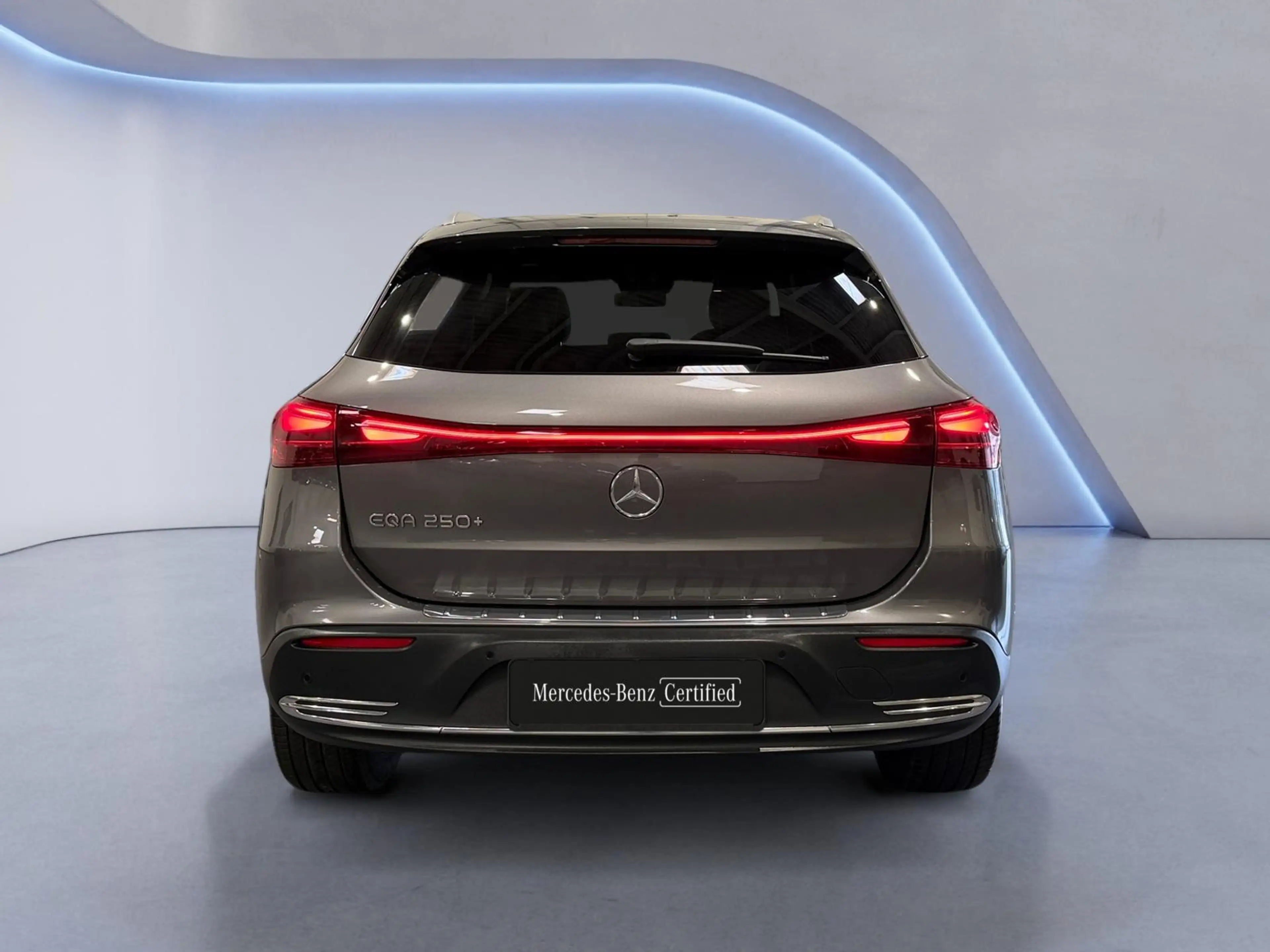 Mercedes-Benz EQA 250 250+ AMG Line — photo 4