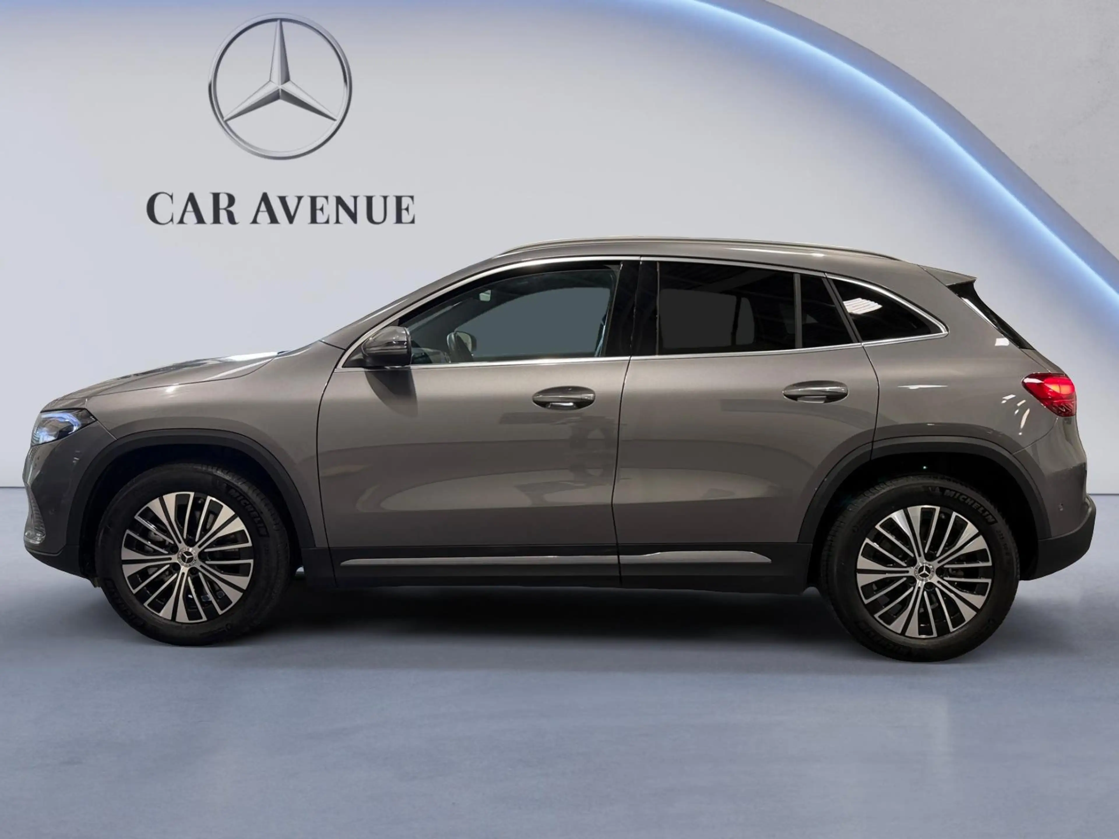 Mercedes-Benz EQA 250 250+ AMG Line — photo 2