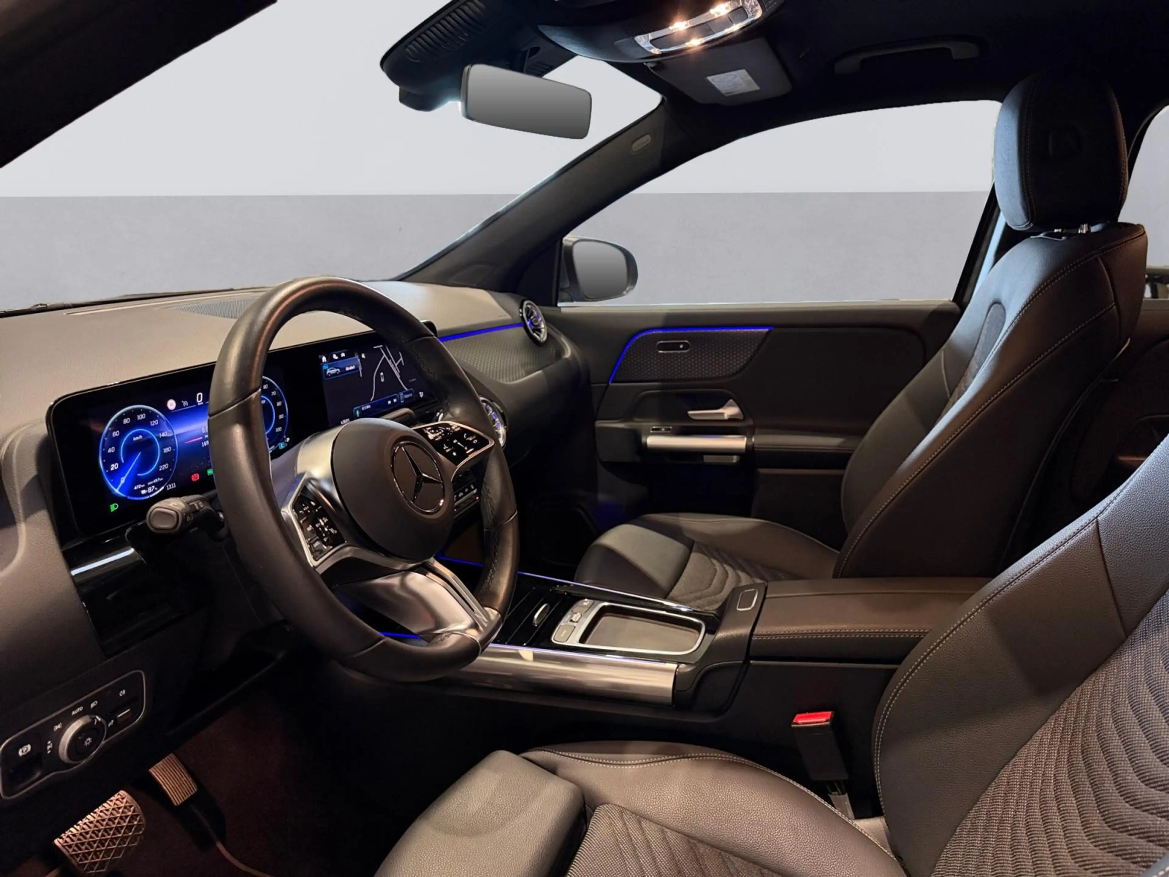 Mercedes-Benz EQA 250 250+ AMG Line — photo 10