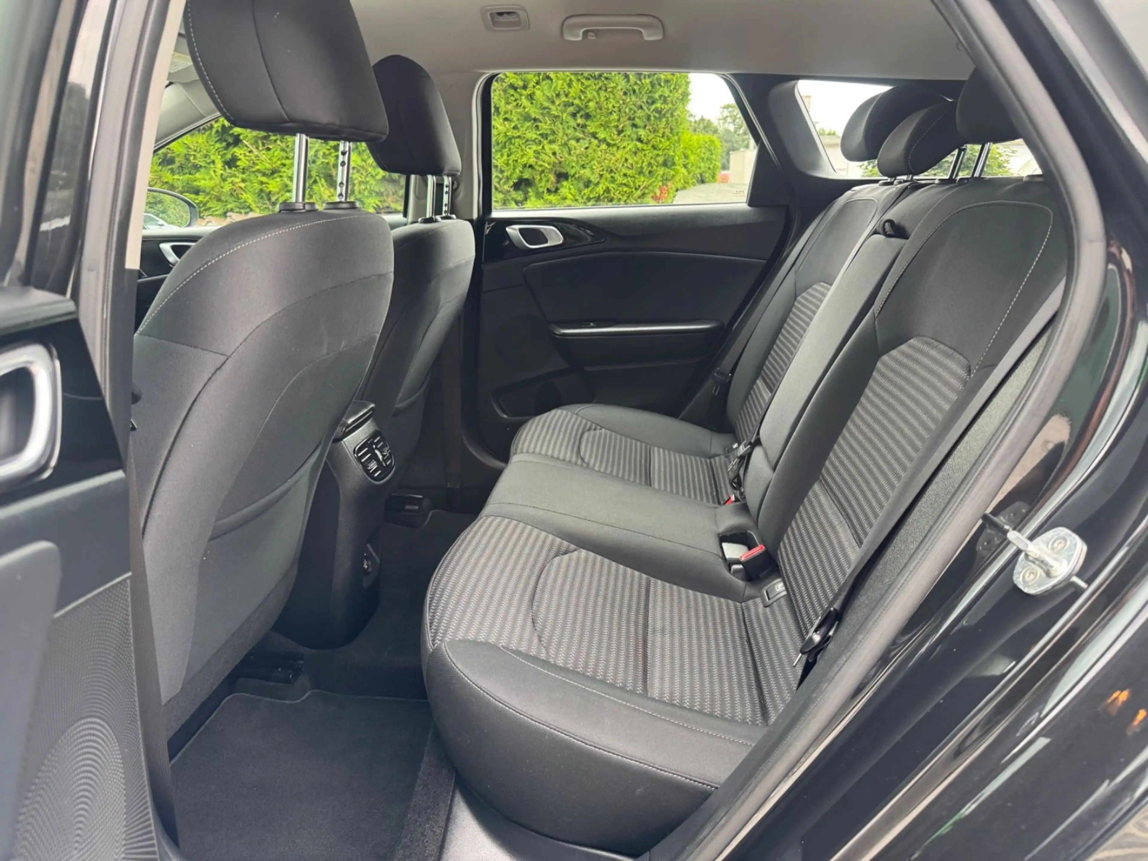 Kia Ceed SW / cee'd SW Spirit*LED*SHZ*R-KAM*AUTOPILOT — photo 14
