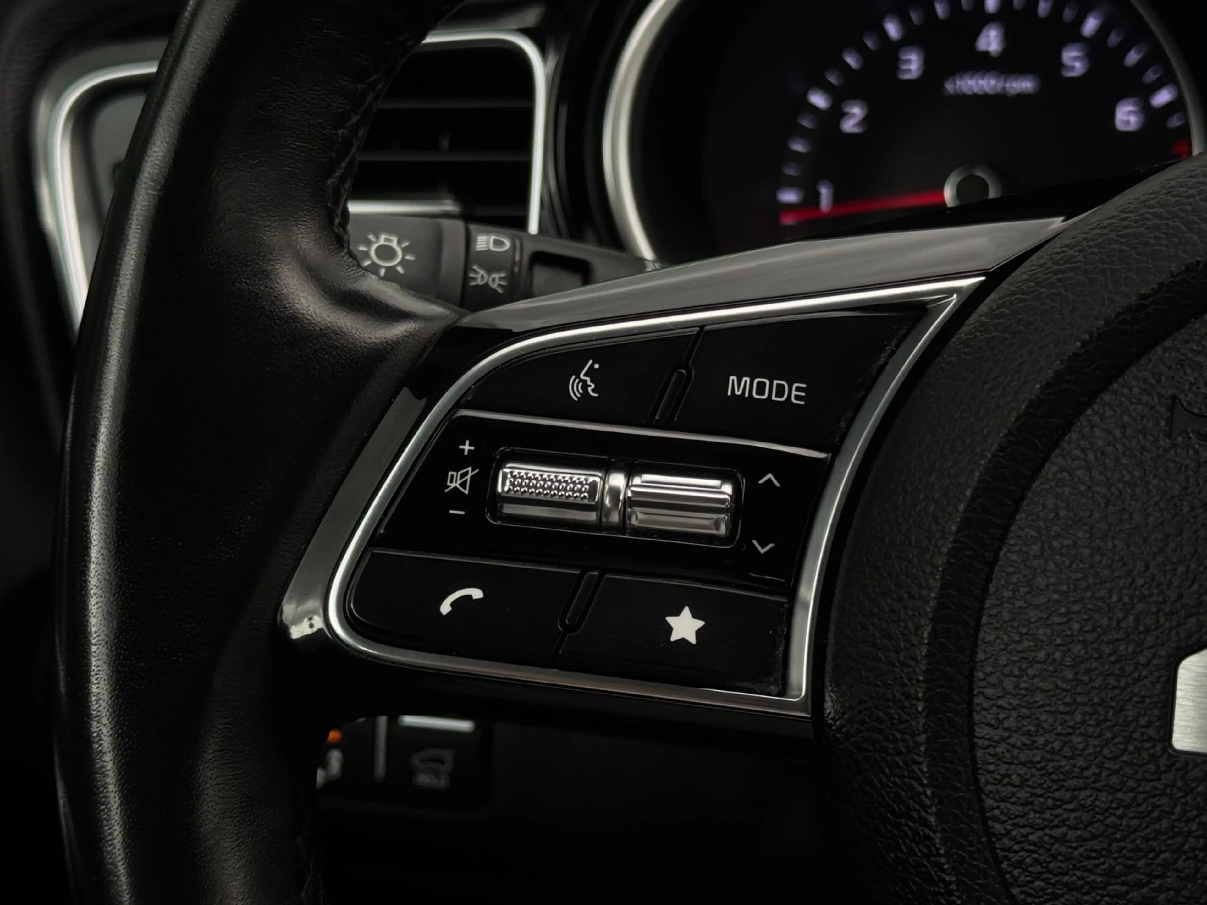 Kia Ceed SW / cee'd SW Spirit*LED*SHZ*R-KAM*AUTOPILOT — photo 24