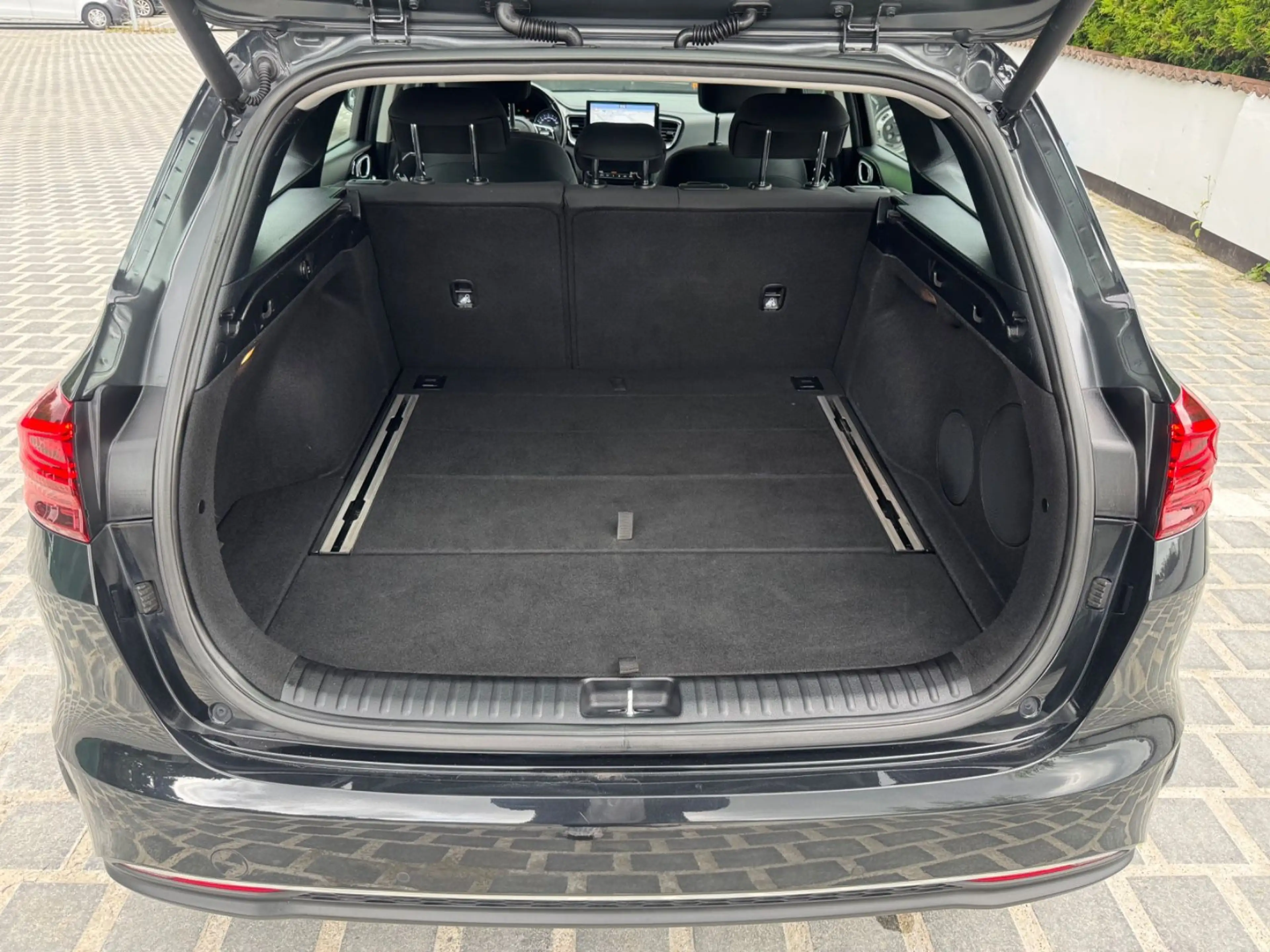 Kia Ceed SW / cee'd SW Spirit*LED*SHZ*R-KAM*AUTOPILOT — photo 26