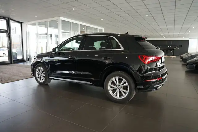 Audi Q3 view 2