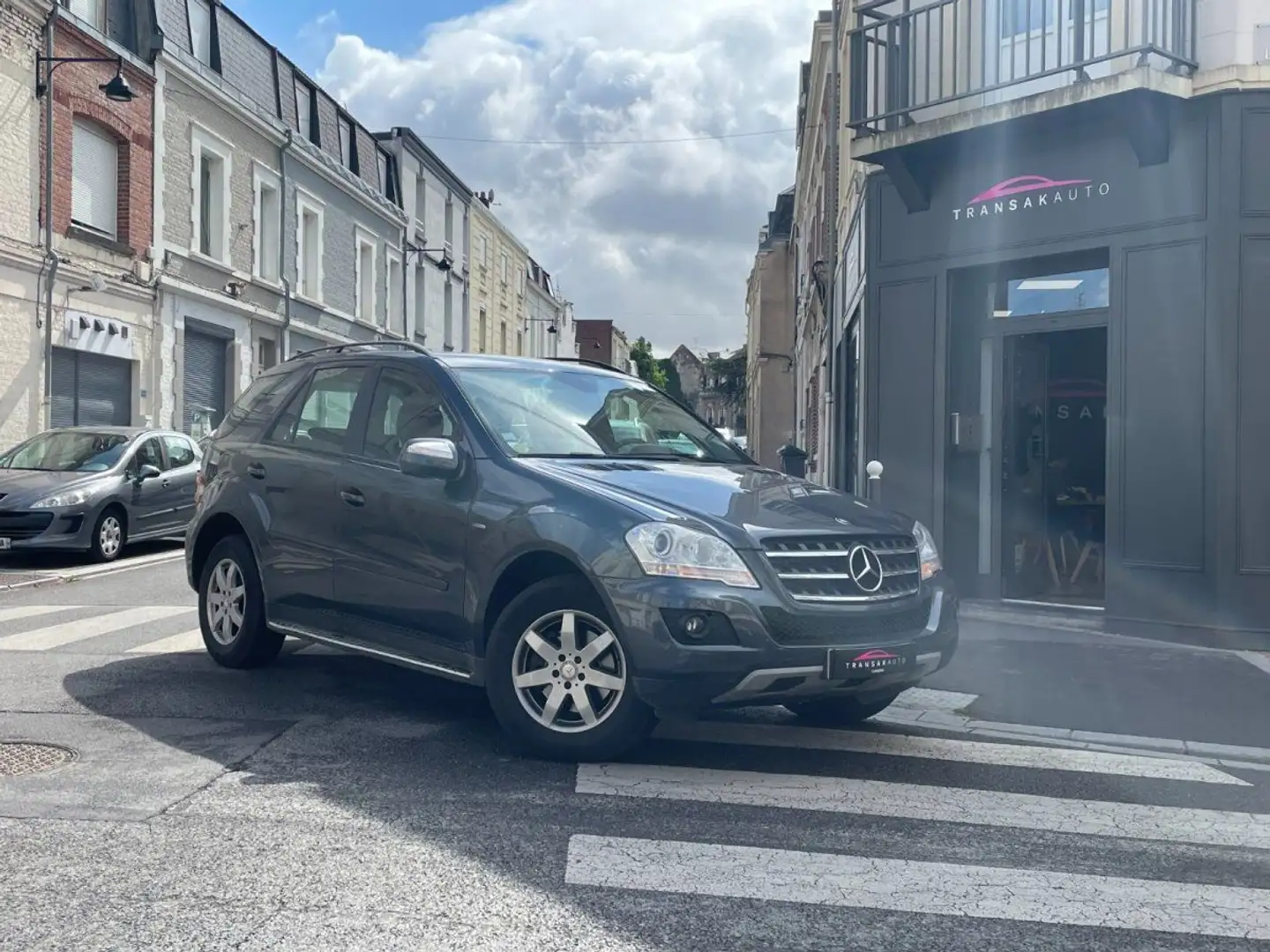 Mercedes-Benz ML 300 M 300 CDI BlueEfficiency A / BLUETOOTH / SIEGE ELE Gris - 1