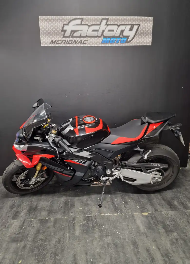 Aprilia RSV4 Noir - 1
