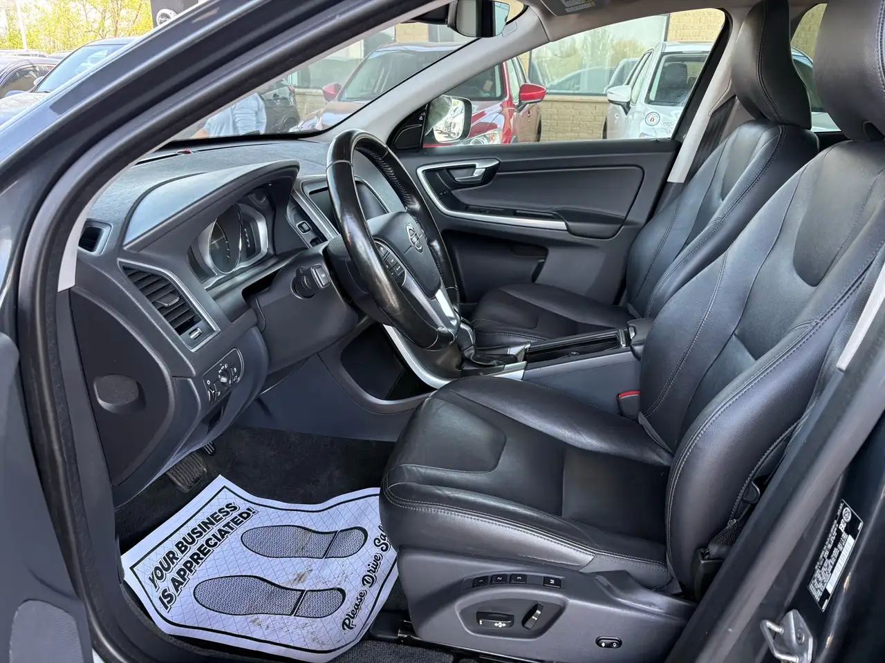 Volvo XC60 снимка Volvo XC60
