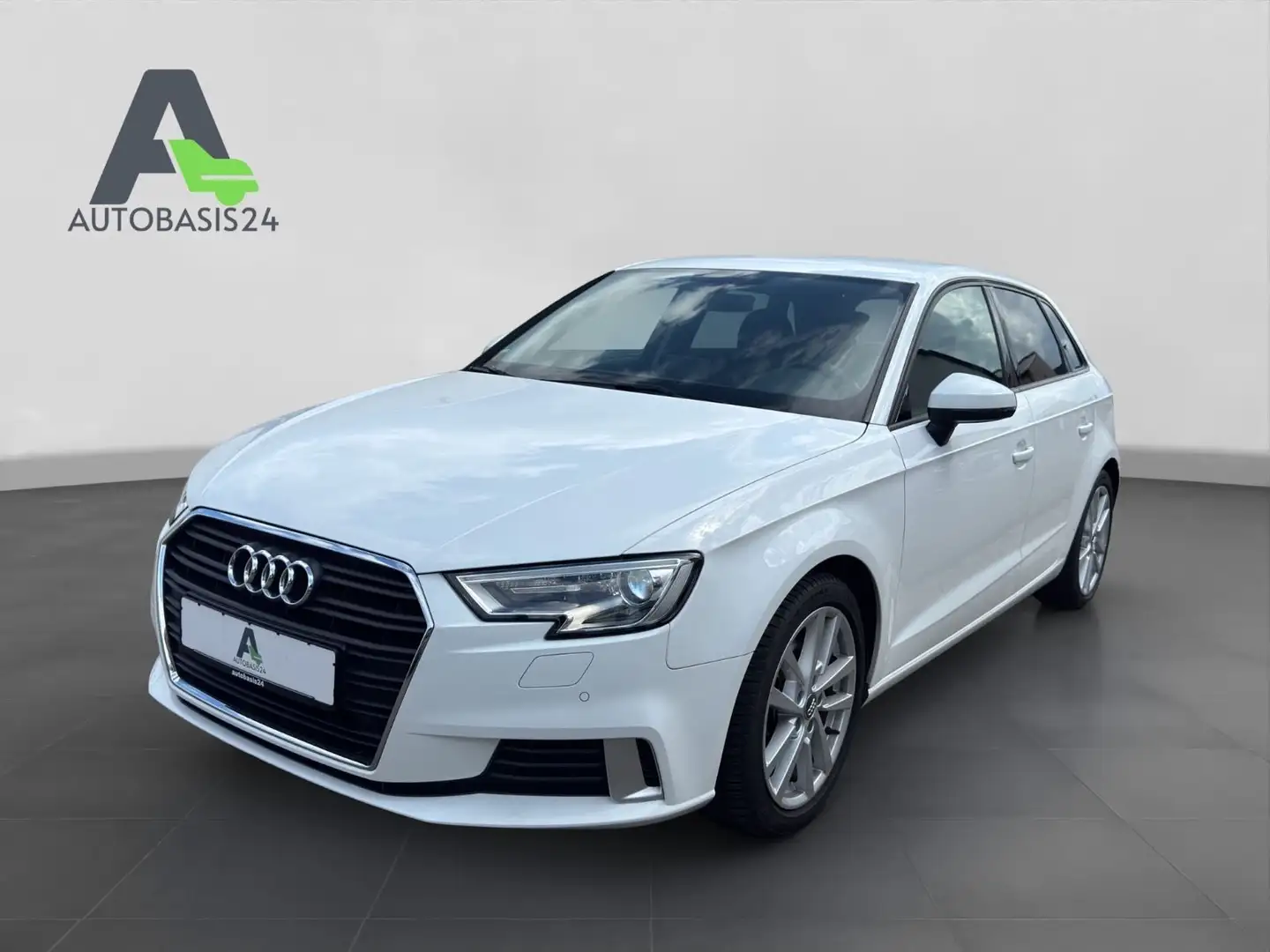 Audi A3 Sportback 1.5 TFSI S-tronic Sport*AHK*NAVI* Bianco - 1