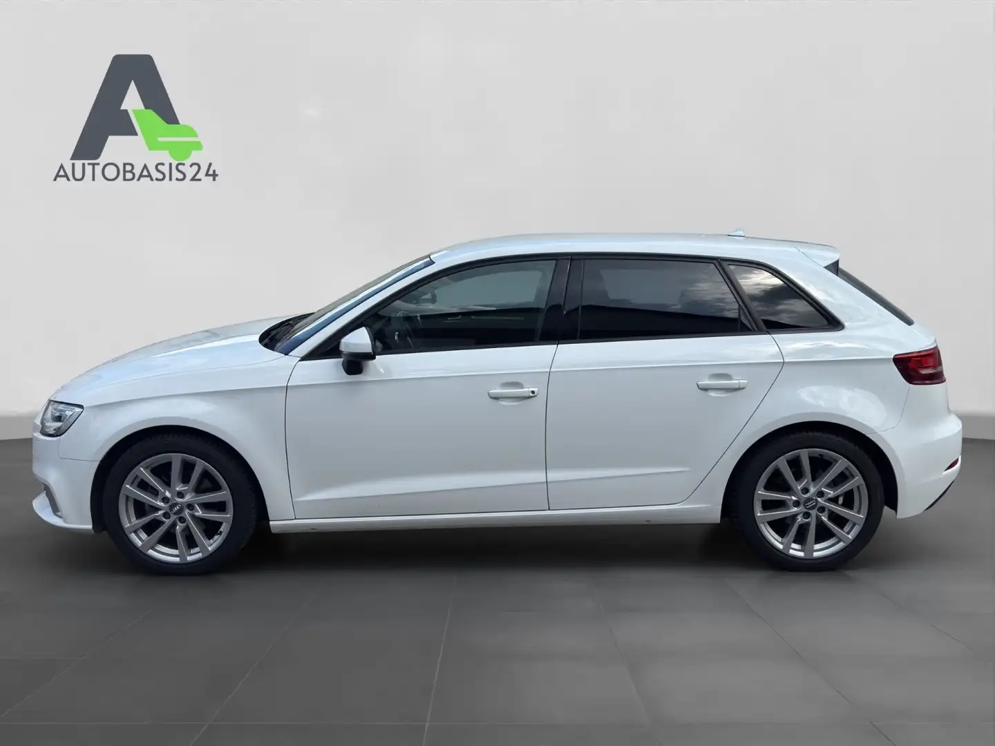 Audi A3 Sportback 1.5 TFSI S-tronic Sport*AHK*NAVI* Bianco - 2