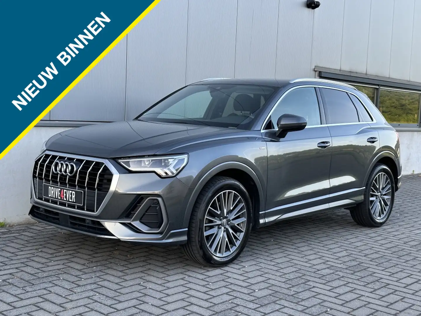Audi Q3 35 TFSI S Line 10-2019 NAVI CLIMATE PDC ELEK PAKKE Grijs - 1