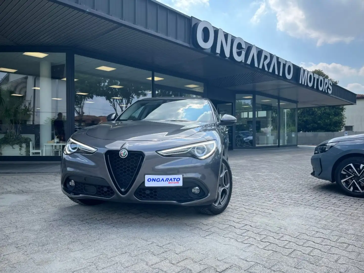 Alfa Romeo Stelvio 2.2 Turbodiesel 190 CV AT8 RWD Sprint Grijs - 1