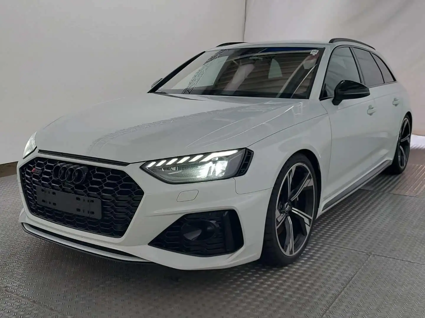 Audi RS4 2.9 TFSI q. MATRIX ACC VIRTUAL B&O RS-ABGAS Weiß - 1