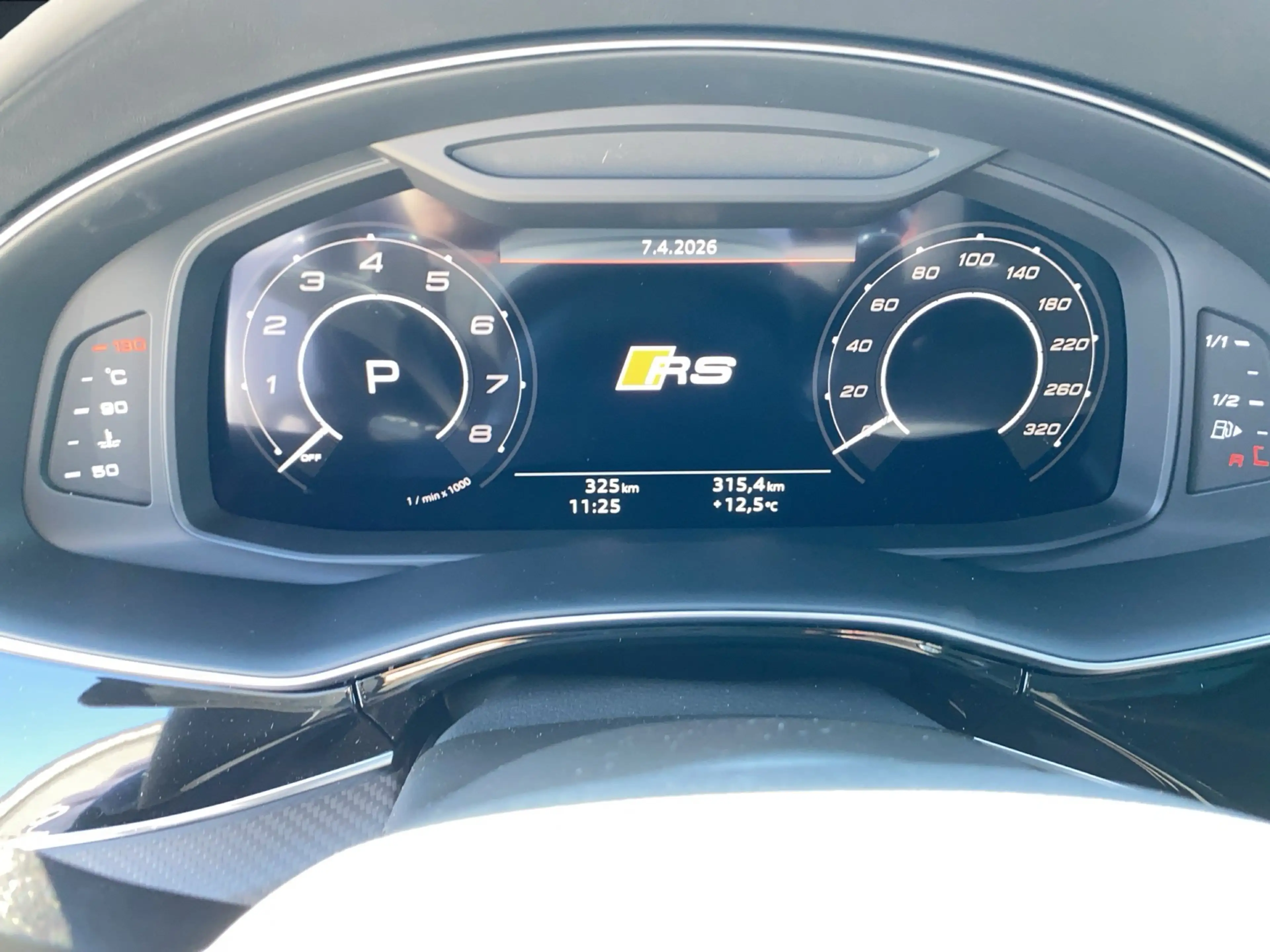 Audi RS Q8 SUV performance tiptr. Vmax305 23 PANO HUD — photo 10
