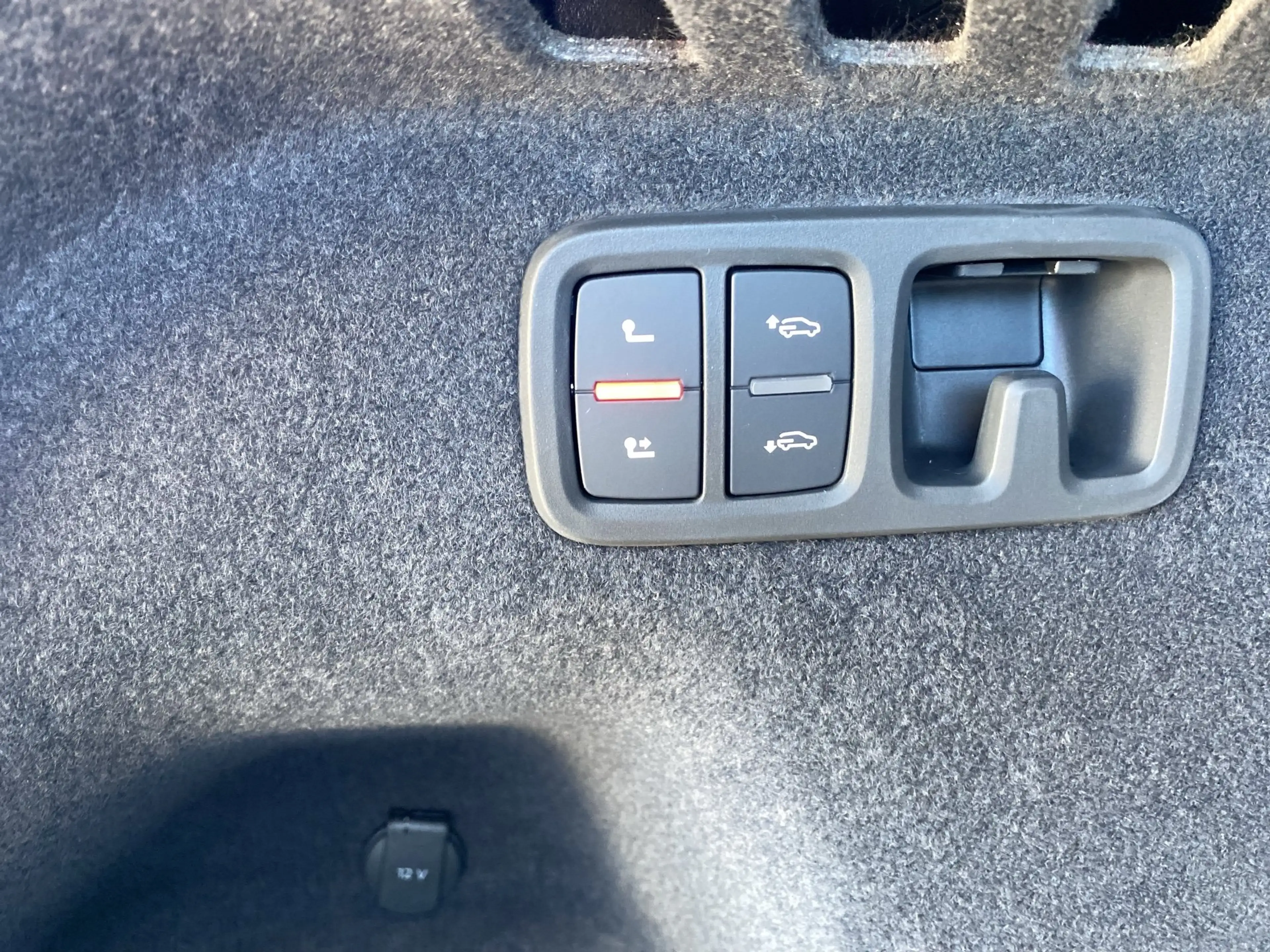 Audi RS Q8 SUV performance tiptr. Vmax305 23 PANO HUD — photo 15