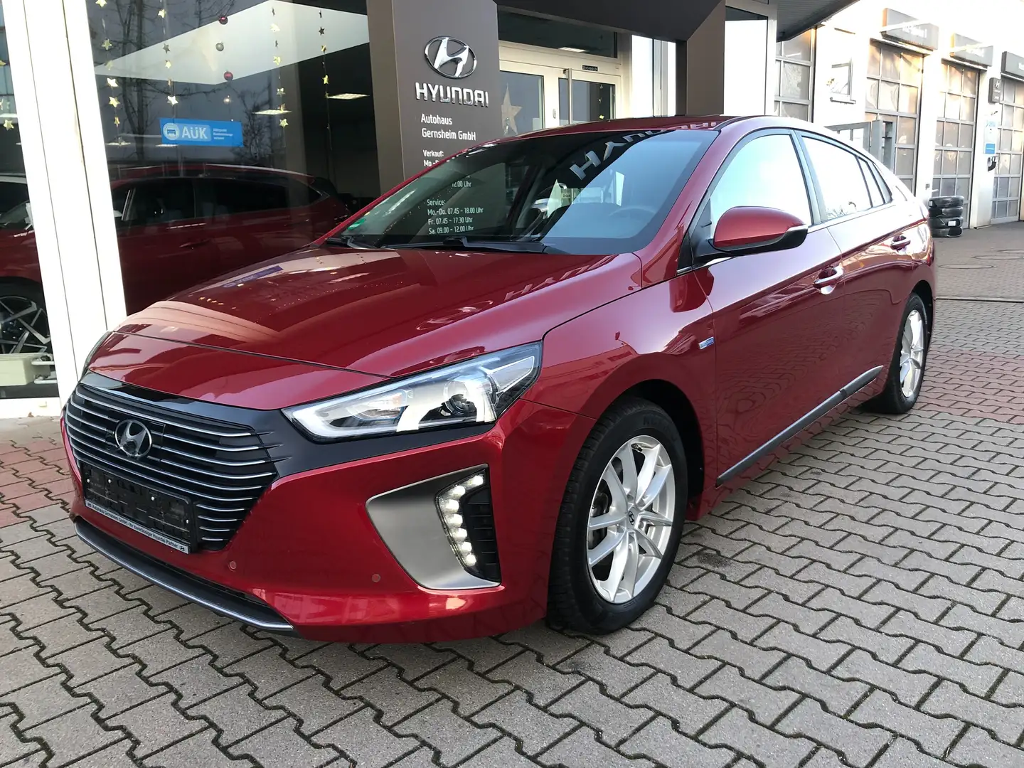 Hyundai IONIQ ***Premium Ausstattung Hybrid*** Červená - 1