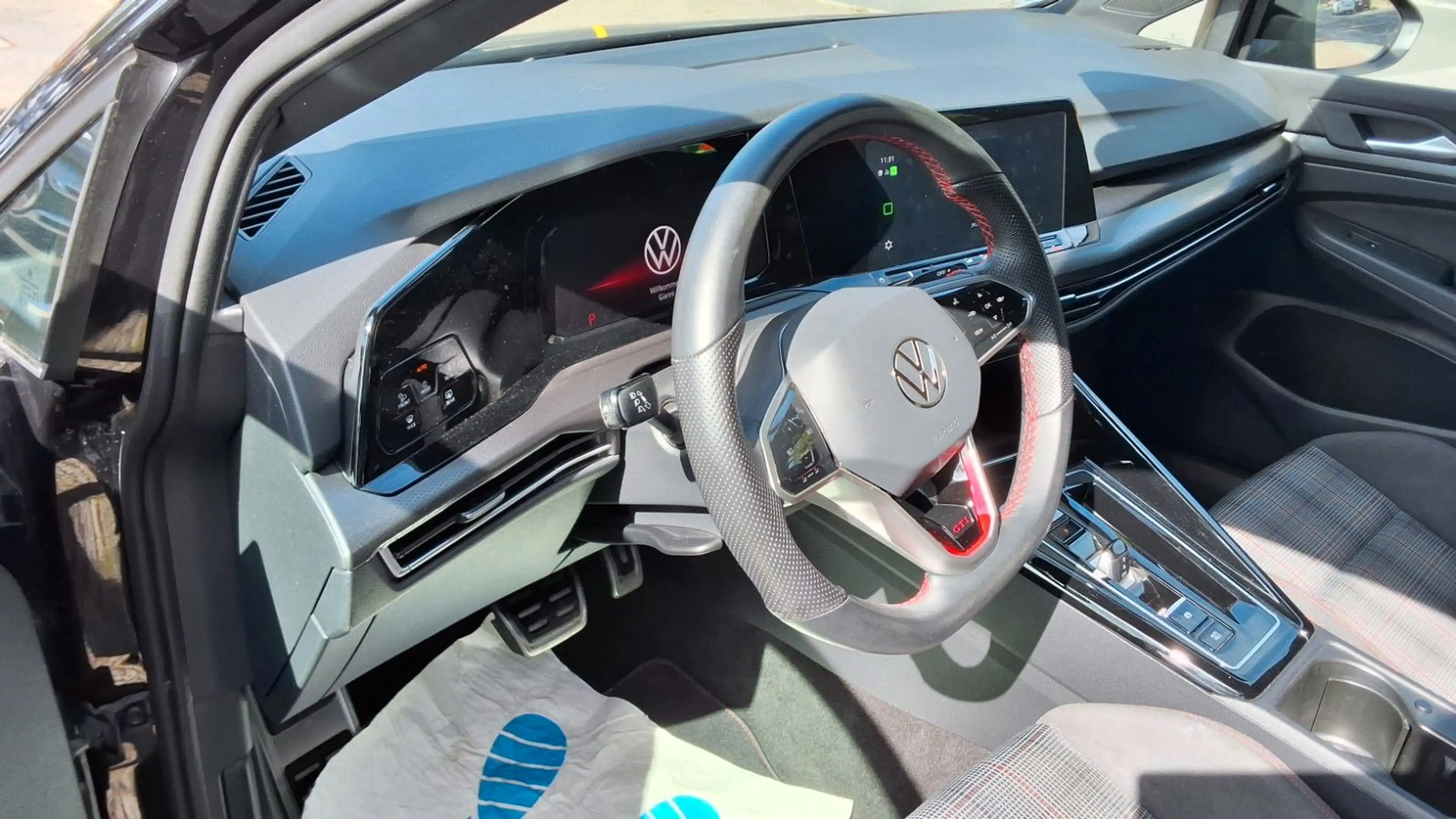 Volkswagen Golf VIII Lim. GTI — photo 12