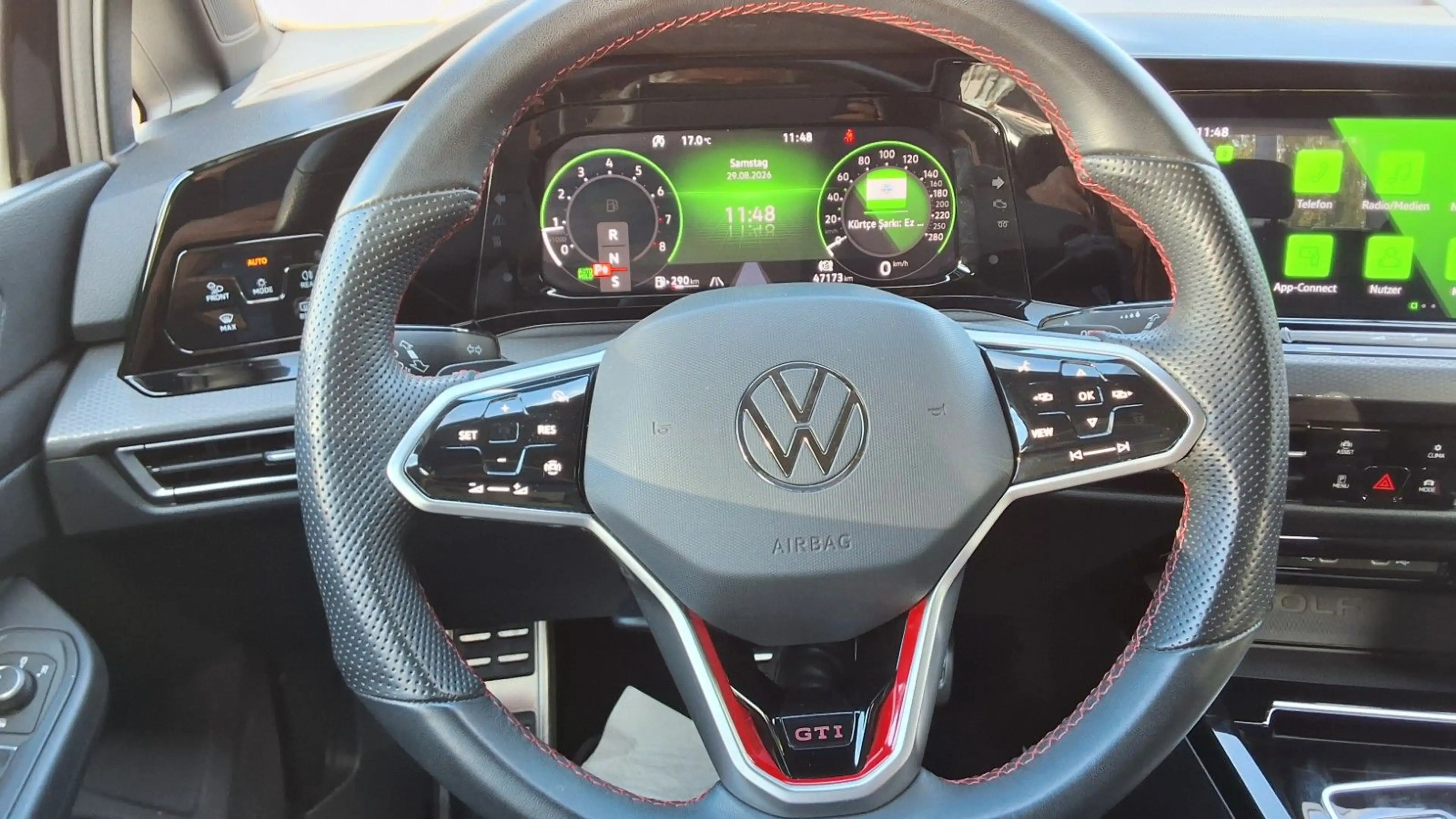 Volkswagen Golf VIII Lim. GTI — photo 14