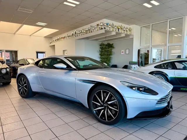 Aston Martin DB11 5.2 V12 Coupé 20Zoll, Black Pack, Klimasitz