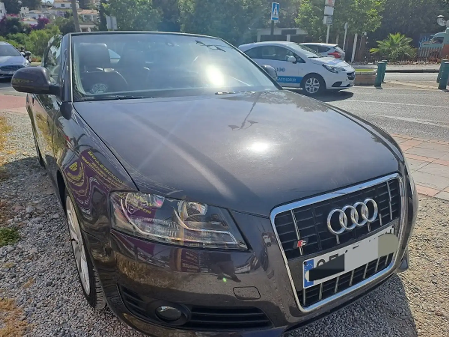 Audi A3 Cabrio 1.9TDI Attraction Gris - 1