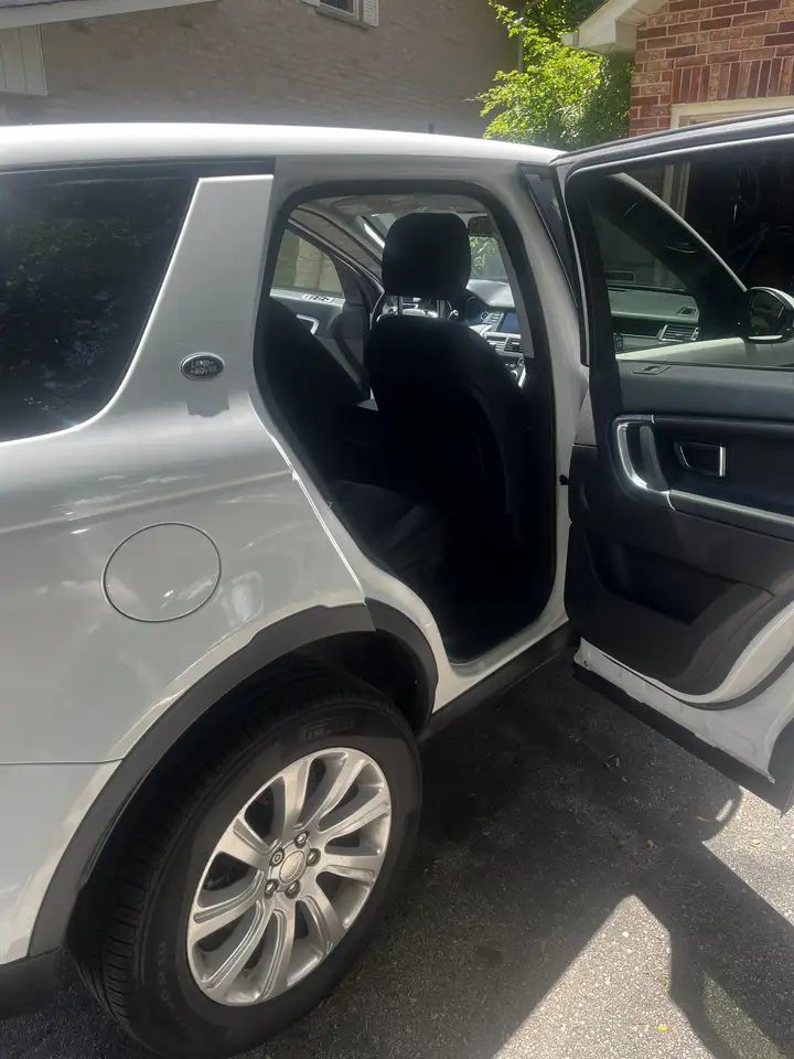 Rover Discovery Sport снимка Rover Discovery Sport