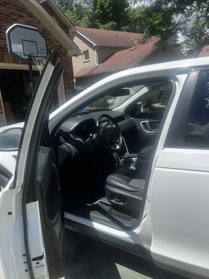 Rover Discovery Sport снимка Rover Discovery Sport