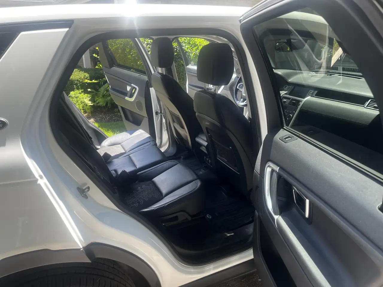 Rover Discovery Sport снимка Rover Discovery Sport