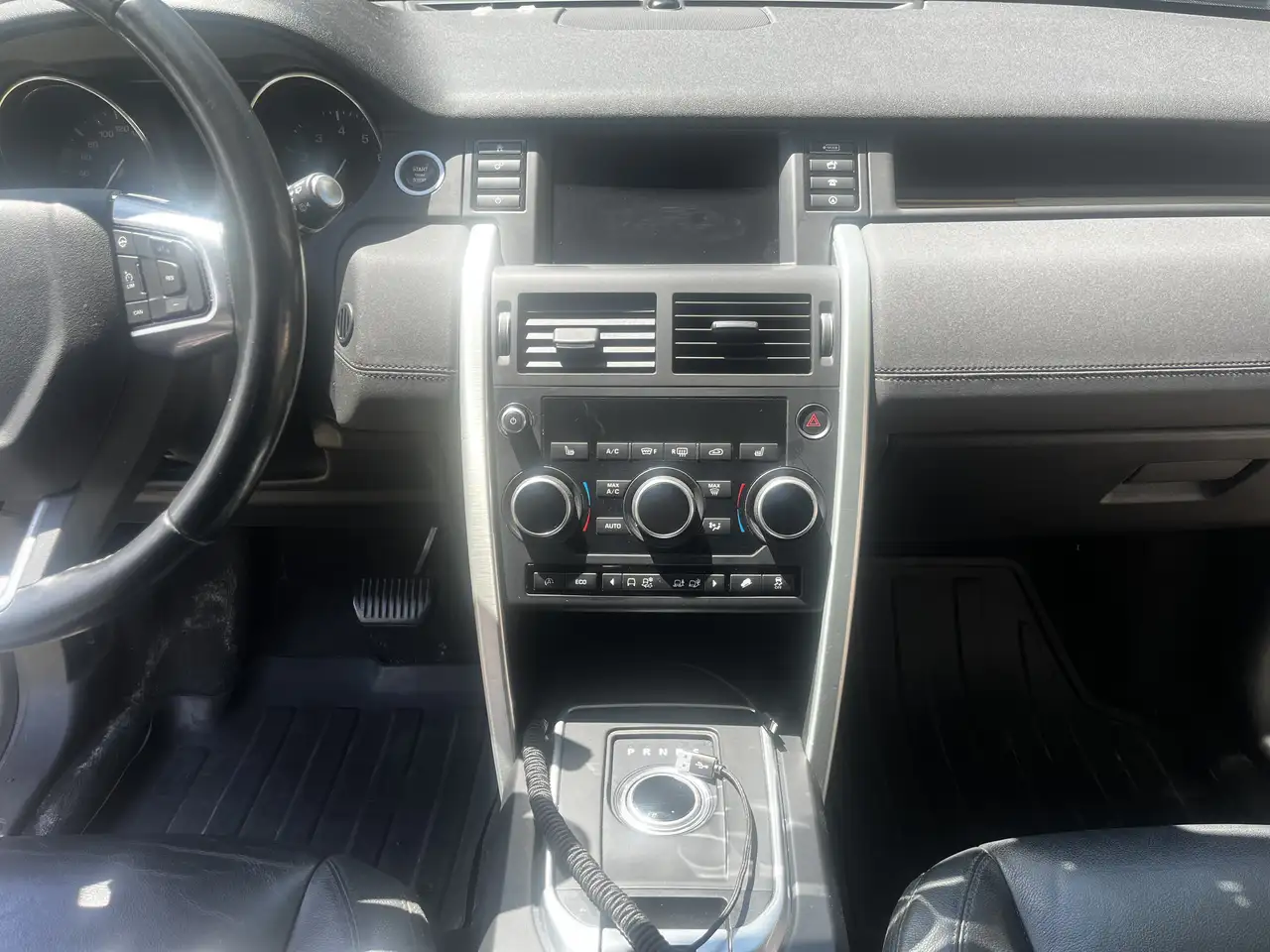 Rover Discovery Sport снимка Rover Discovery Sport