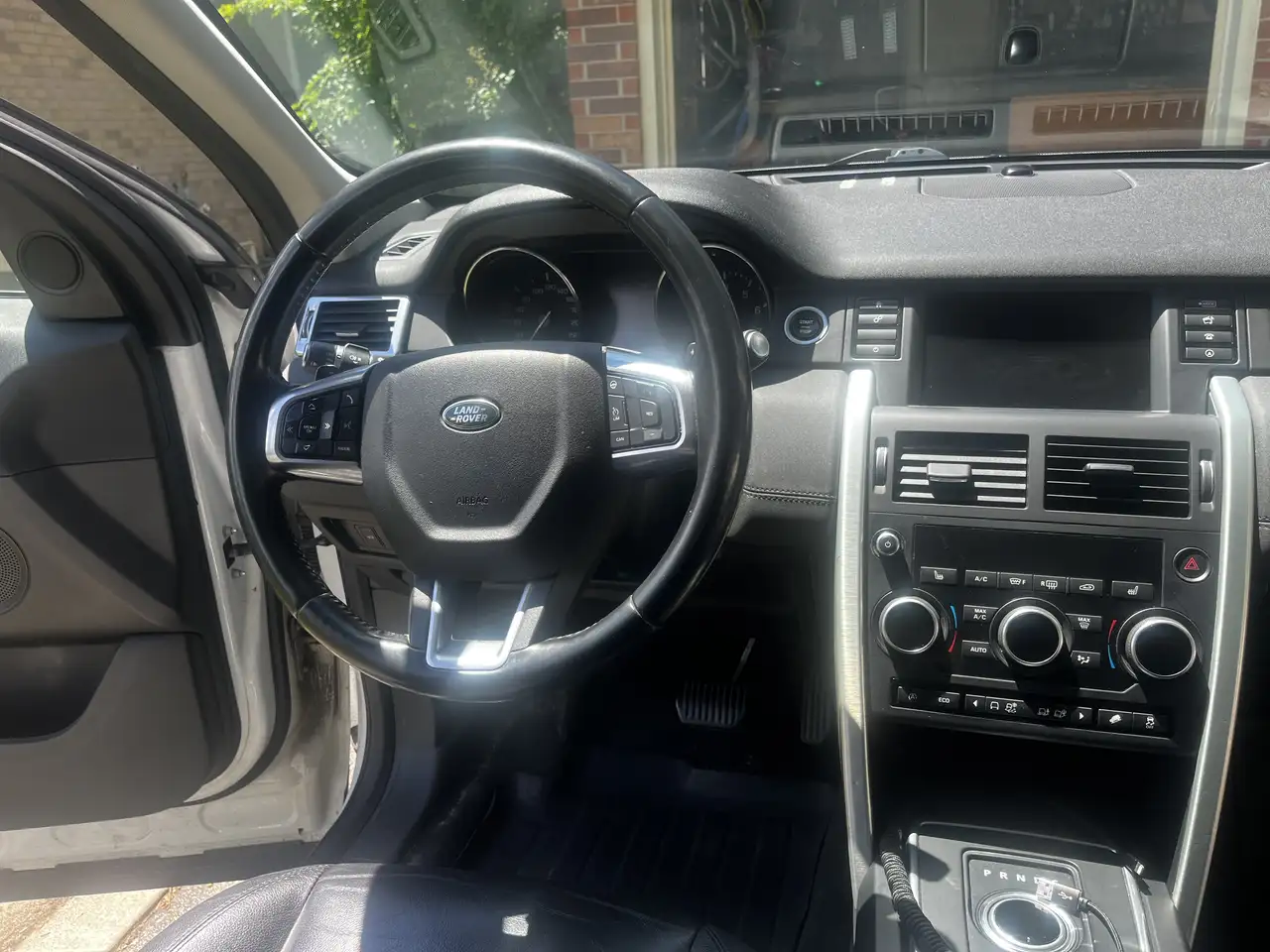 Rover Discovery Sport снимка Rover Discovery Sport
