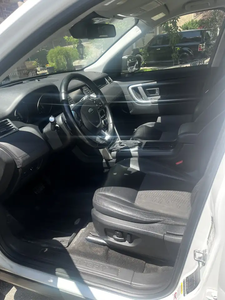 Rover Discovery Sport снимка Rover Discovery Sport