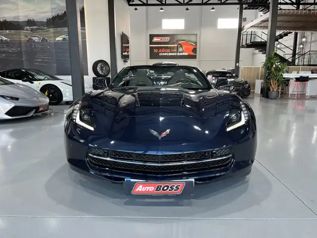 Chevrolet Corvette view 3
