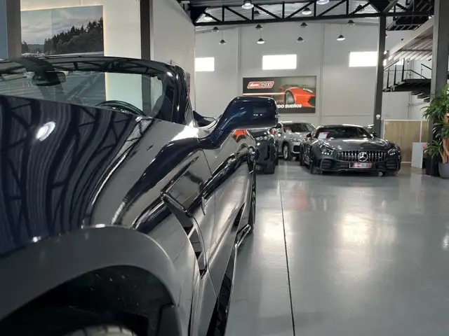 Chevrolet Corvette view 12