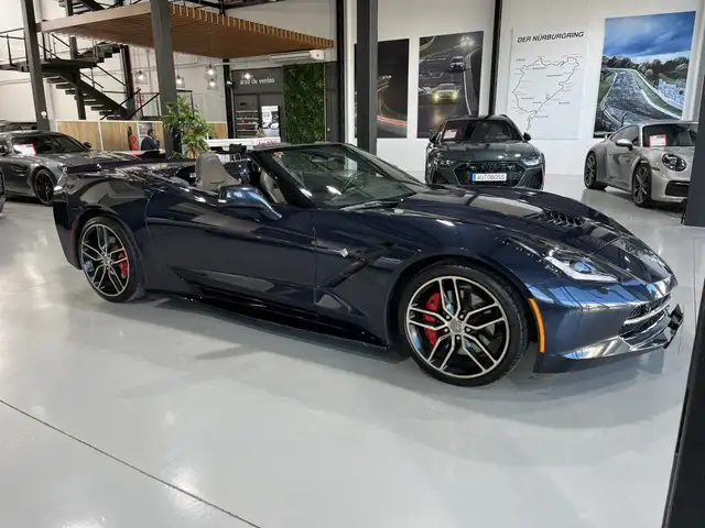 Chevrolet Corvette view 5