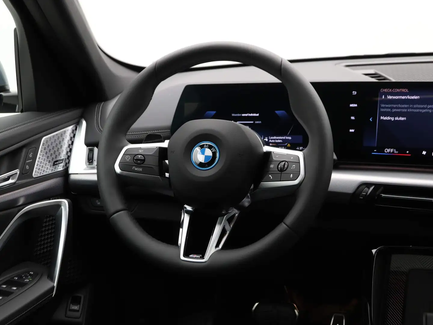 BMW iX1 eDrive20 M-Sport Pro 67 kWh Blu/Azzurro - 2