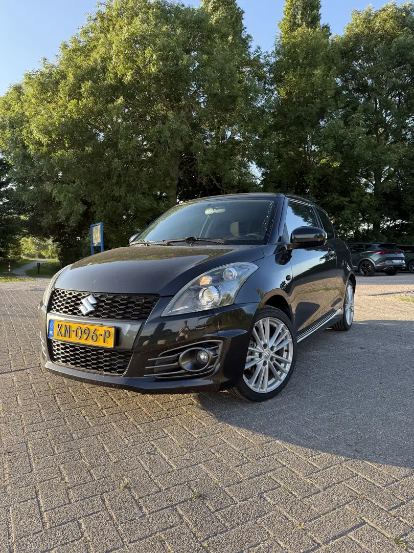Suzuki Swift 1.6 sport zc32s Zwart - 1