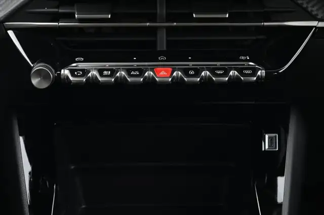 Peugeot 208 view 15