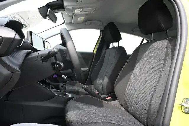 Peugeot 208 view 10