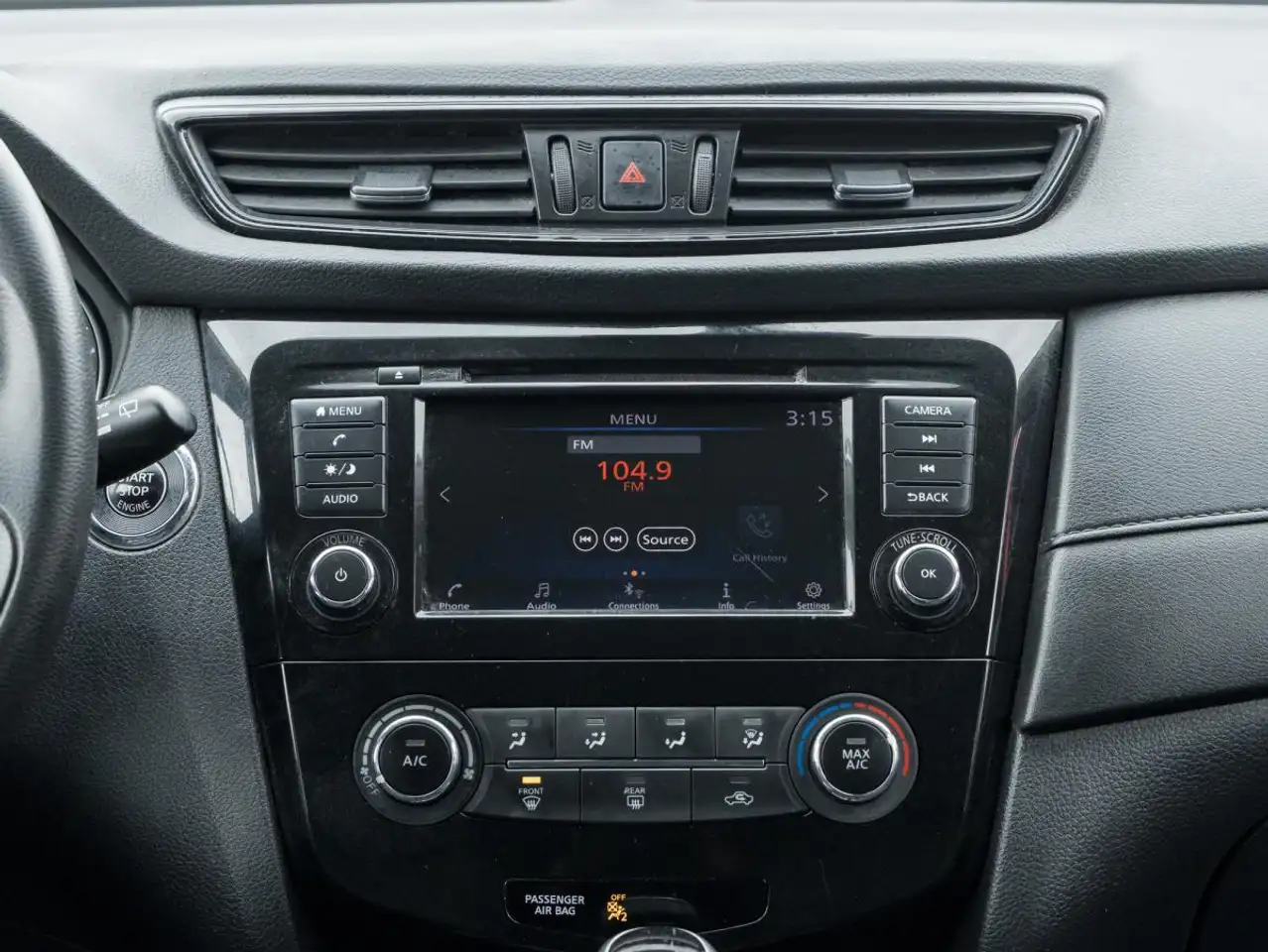 Nissan Rogue снимка Nissan Rogue