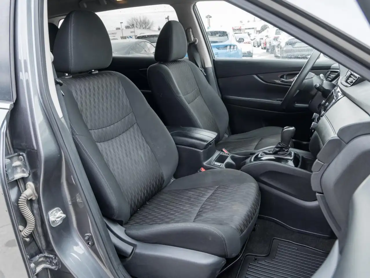 Nissan Rogue снимка Nissan Rogue