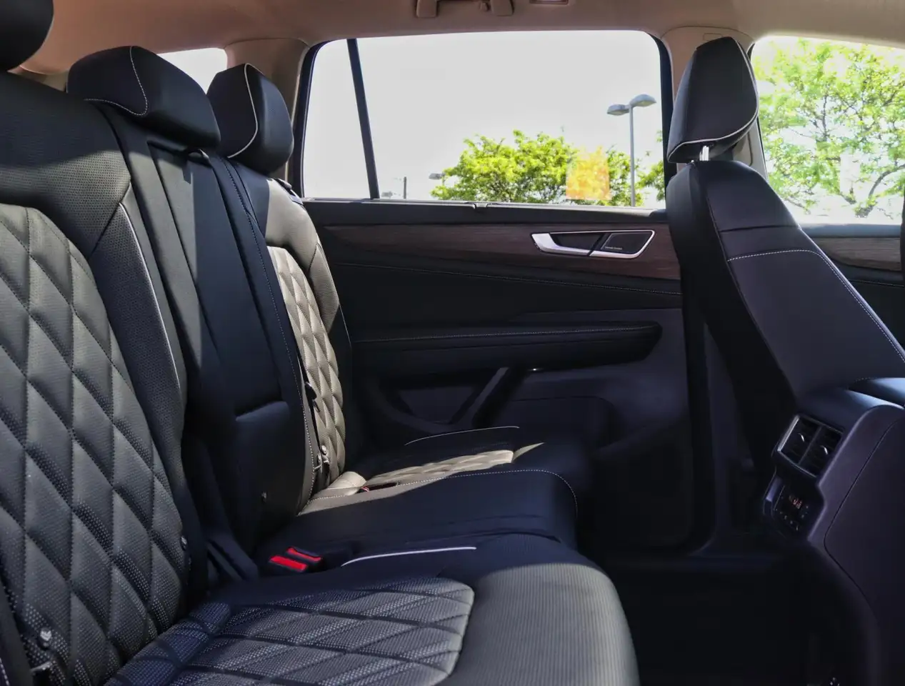 Volkswagen Atlas снимка Volkswagen Atlas