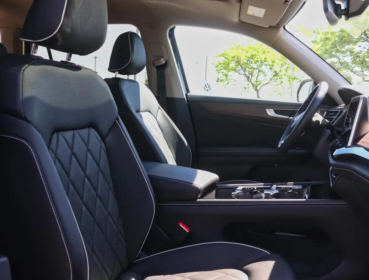 Volkswagen Atlas снимка Volkswagen Atlas