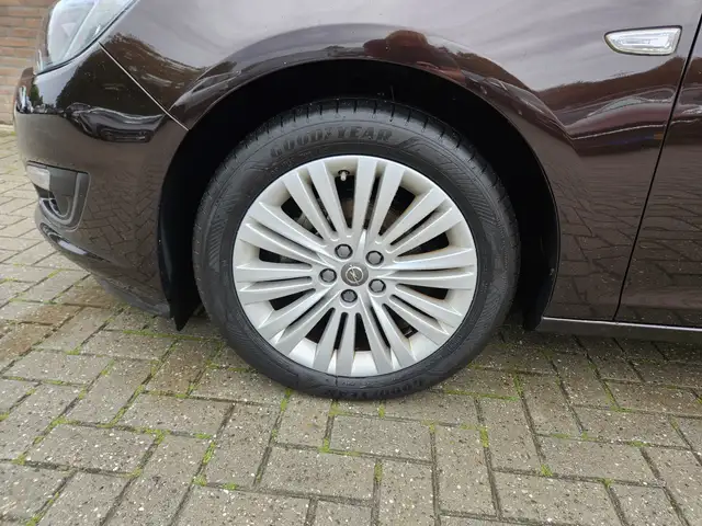 Opel Astra view 4