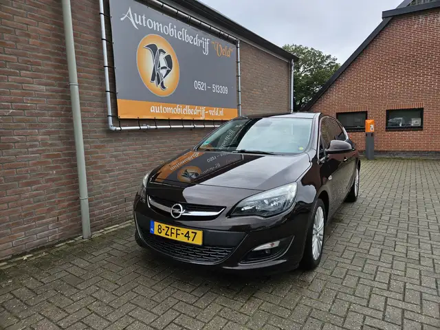 2014 Opel Astra in Brown for sale