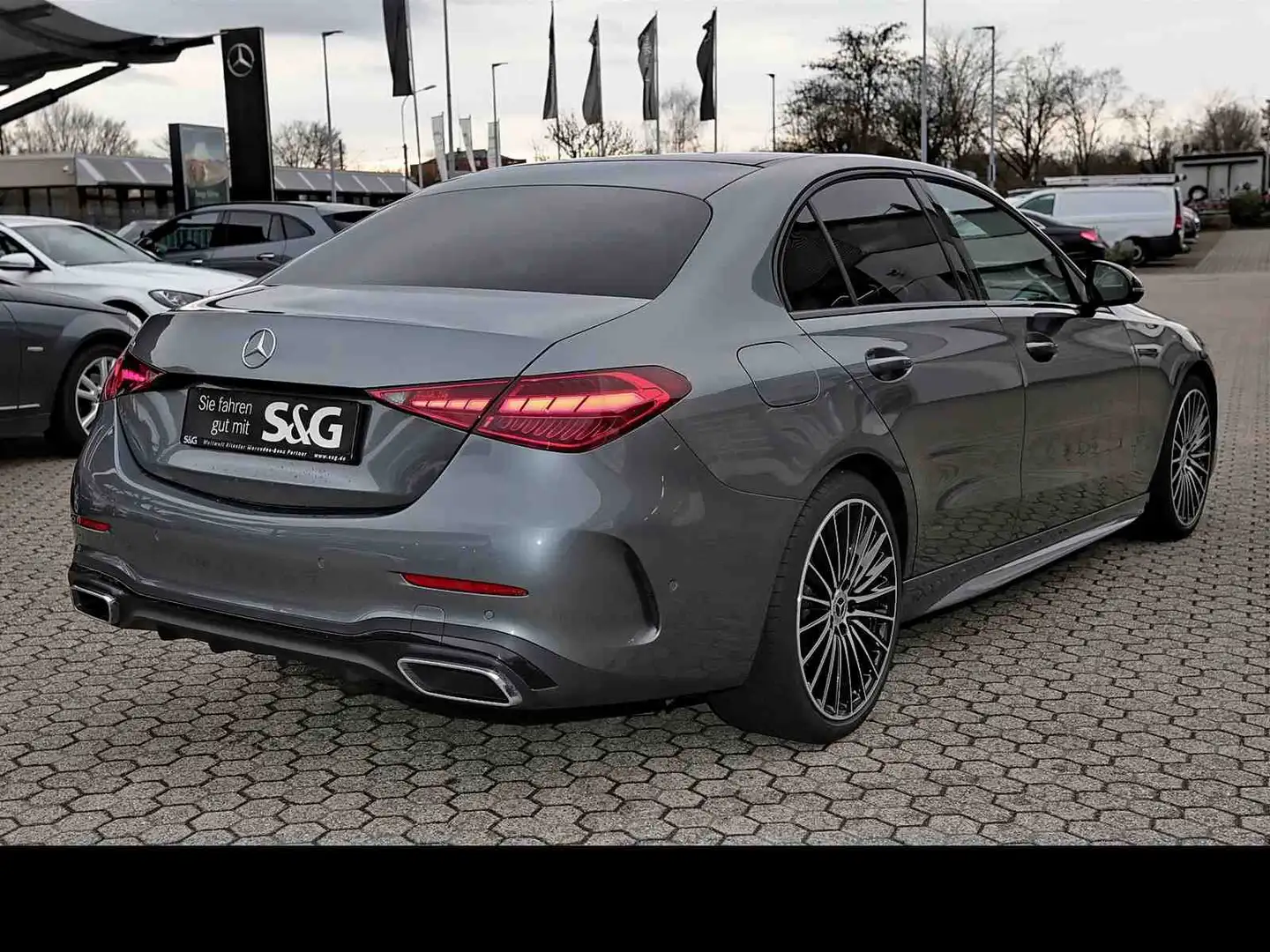 Mercedes-Benz C 300 AMG Night+360°+Pano+AHK+Totwink+Tempomat Grau - 2