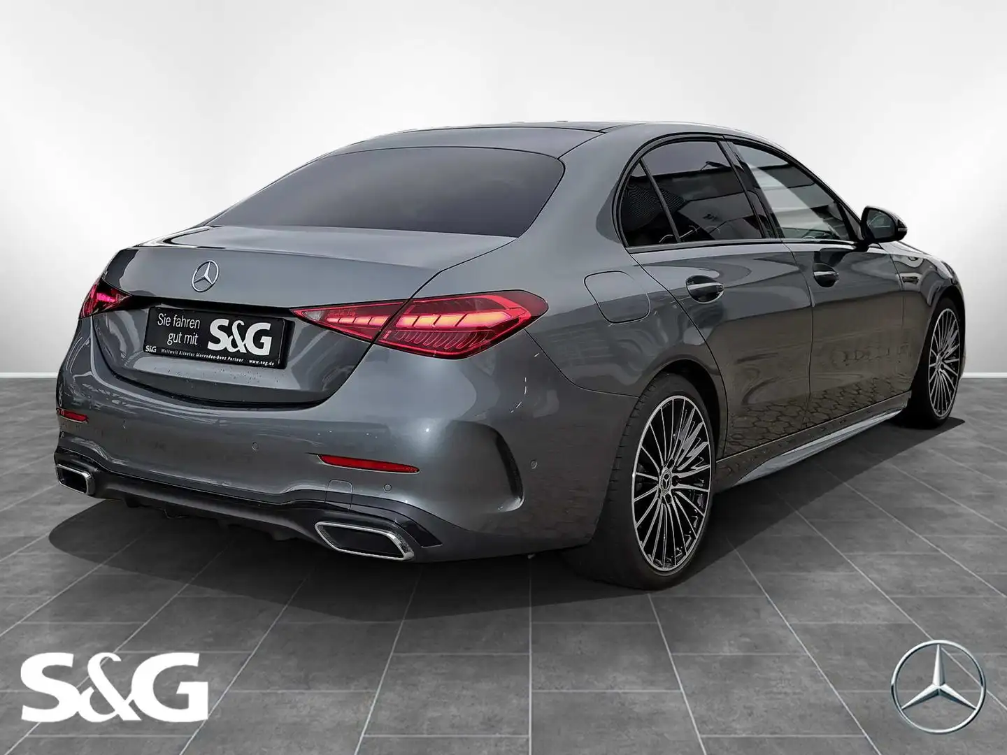 Mercedes-Benz C 300 AMG AHK+PANO+TOTWINKEL+360°+MEMORY+LED+19" Grau - 2
